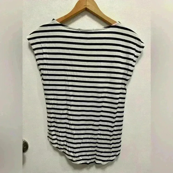 Green Envelope Stripes Cap-sleeved Shirt Size Medium - Picture 4 of 6